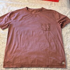 Vuori Men's Heathered Pocket Tee in Dusty Rose